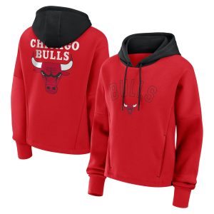 Fanatics Chicago Bulls Women's Athletic Red Magnificent Post Up Boxy Pullover Hoodie Limited stock! Be quick and grab this must - have jersey to support your team.