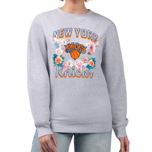 G III 4Her by Carl Banks New York Knicks Women's Heather Gray Flowers Team Logo Graphic Fleece Crewneck Pullover Amazing Sweatshirt For a short time only! Don't miss out on this fantastic jersey.